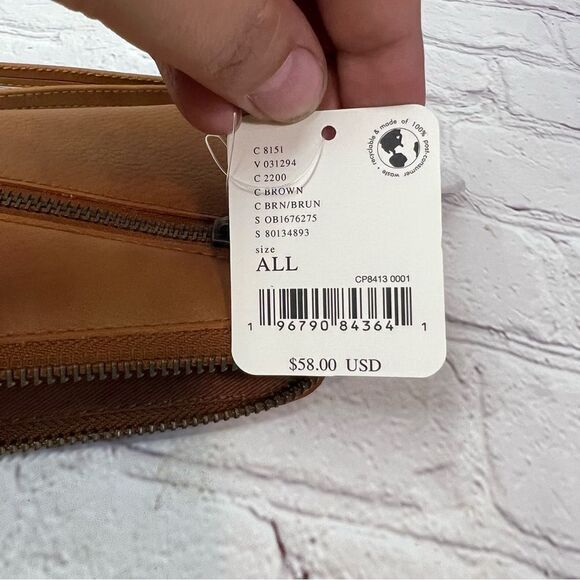 Free People Distressed Vegan Wallet New with tags - Picture 4 of 6